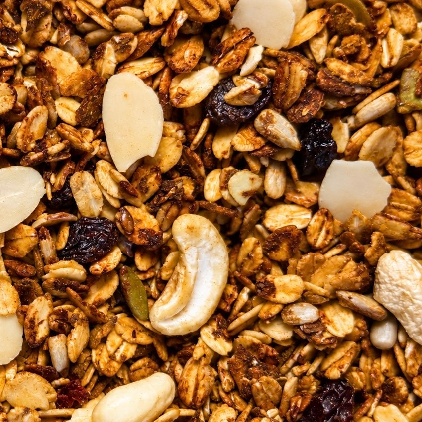 Granola su migdolų ir anakardžių riešutais